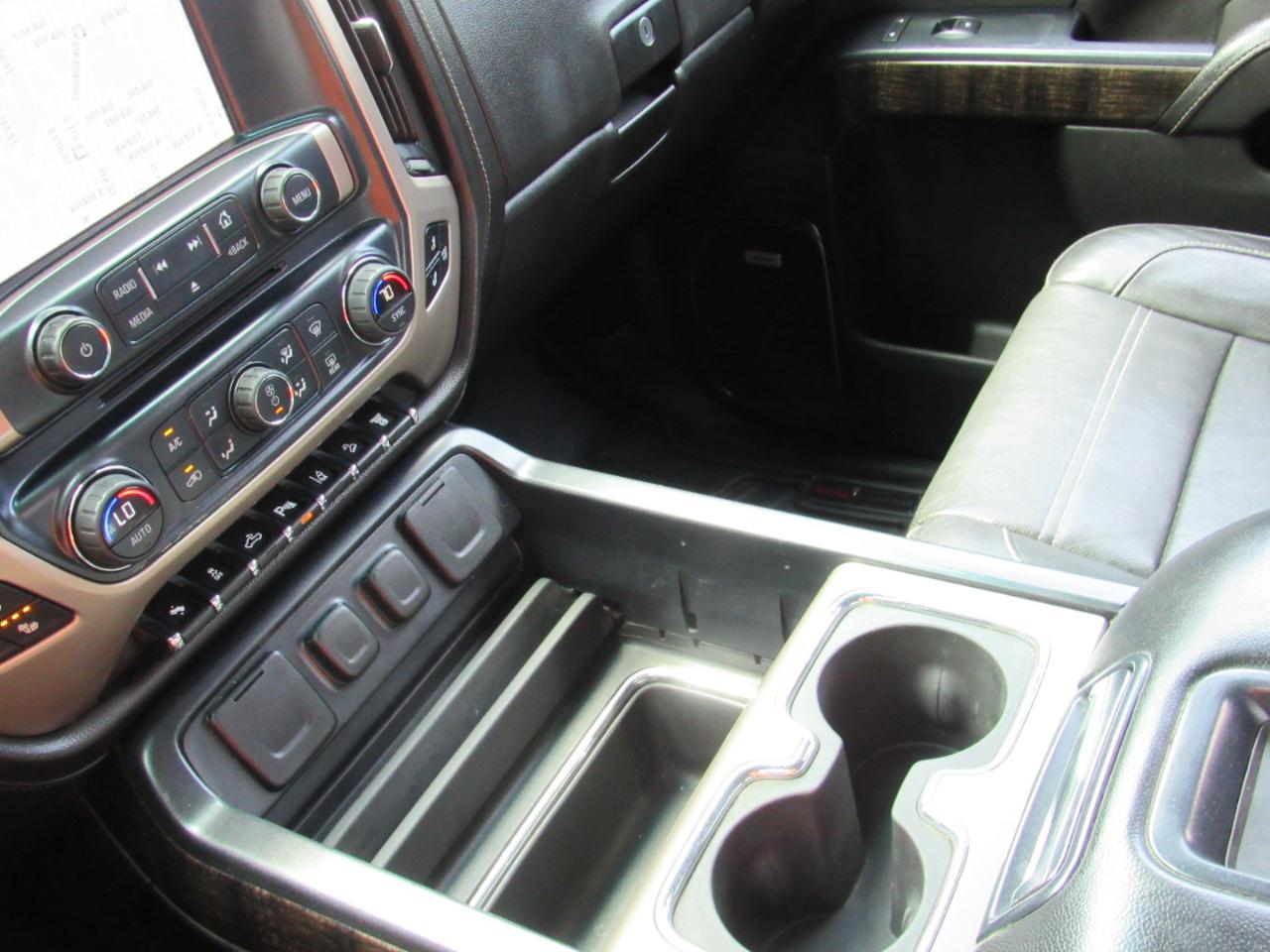 GMC Sierra 2500HD Denali Crew Cab 4WD 2015
