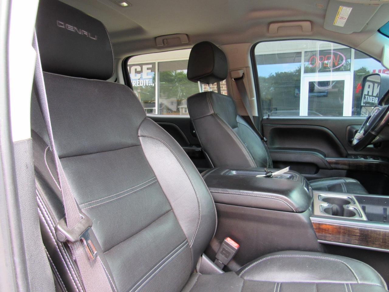 GMC Sierra 2500HD Denali Crew Cab 4WD 2015