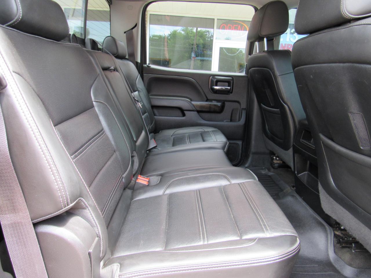 GMC Sierra 2500HD Denali Crew Cab 4WD 2015