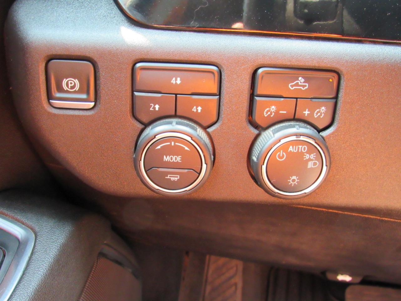 Chevrolet Silverado 3500HD LT Crew Cab 4WD 2024