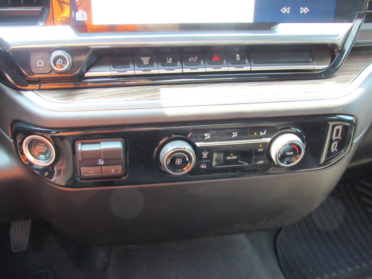 Chevrolet Silverado 3500HD LT Crew Cab 4WD 2024