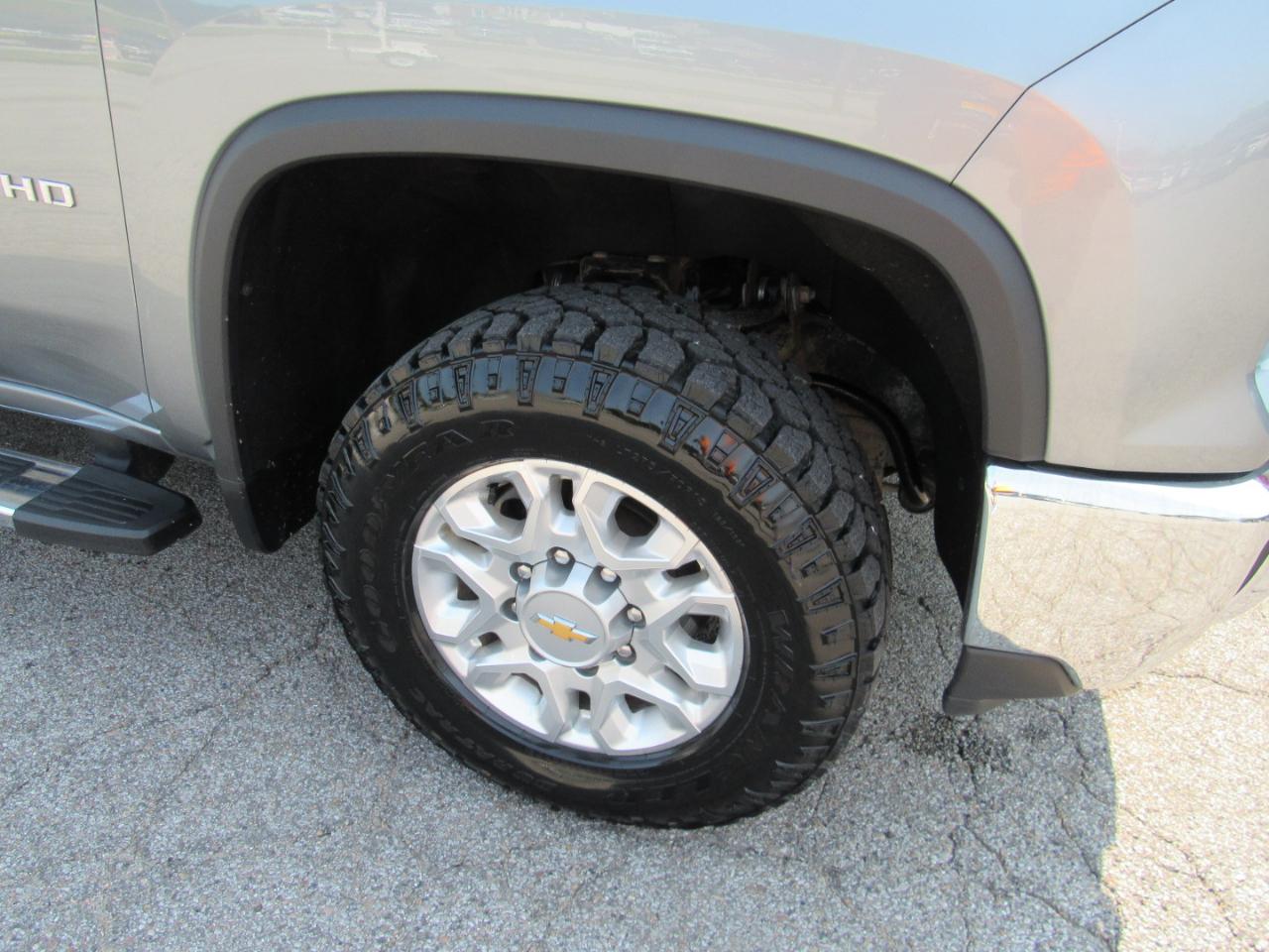 Chevrolet Silverado 3500HD LT Crew Cab 4WD 2024