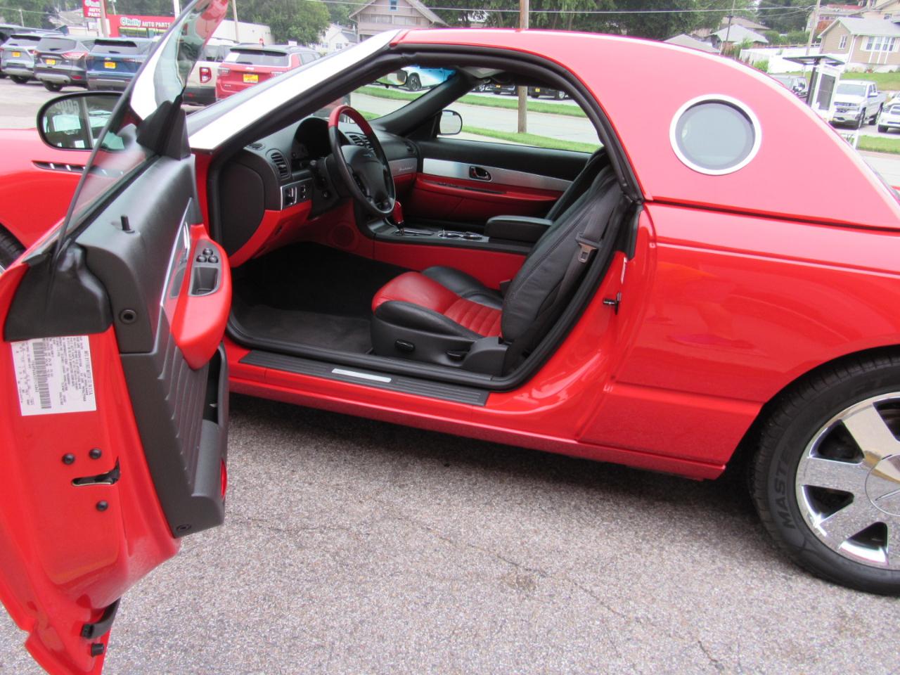 Ford Thunderbird  2002