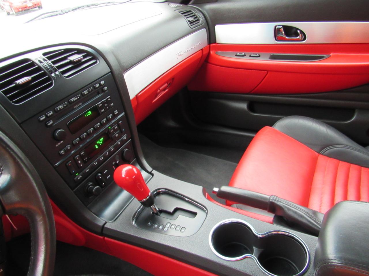 Ford Thunderbird  2002
