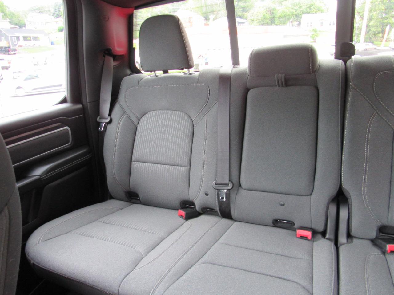 RAM 1500 Big Horn Crew Cab 4WD 2022