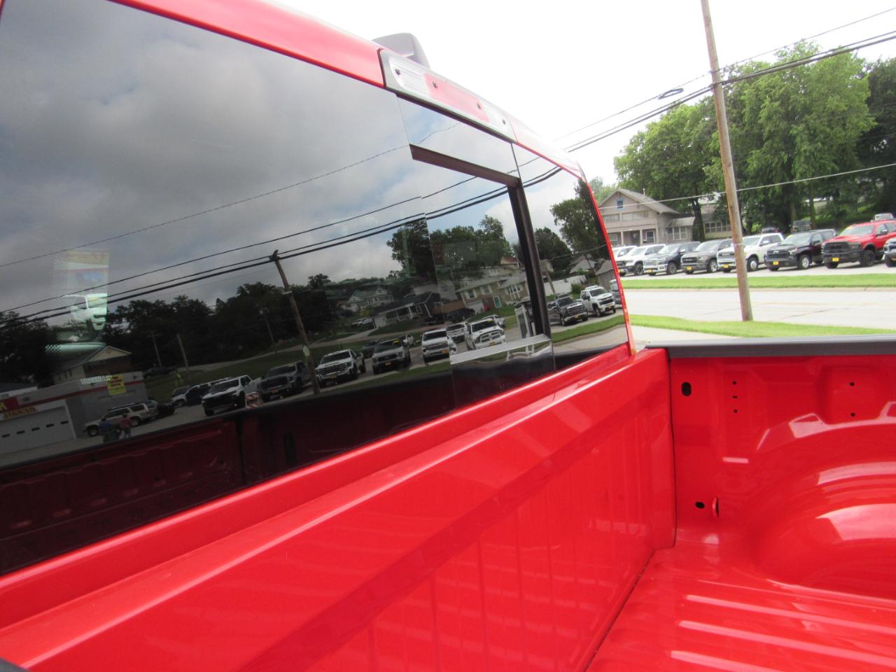 RAM 1500 Big Horn Crew Cab 4WD 2022