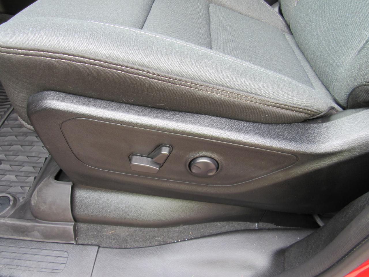 RAM 1500 Big Horn Crew Cab 4WD 2022