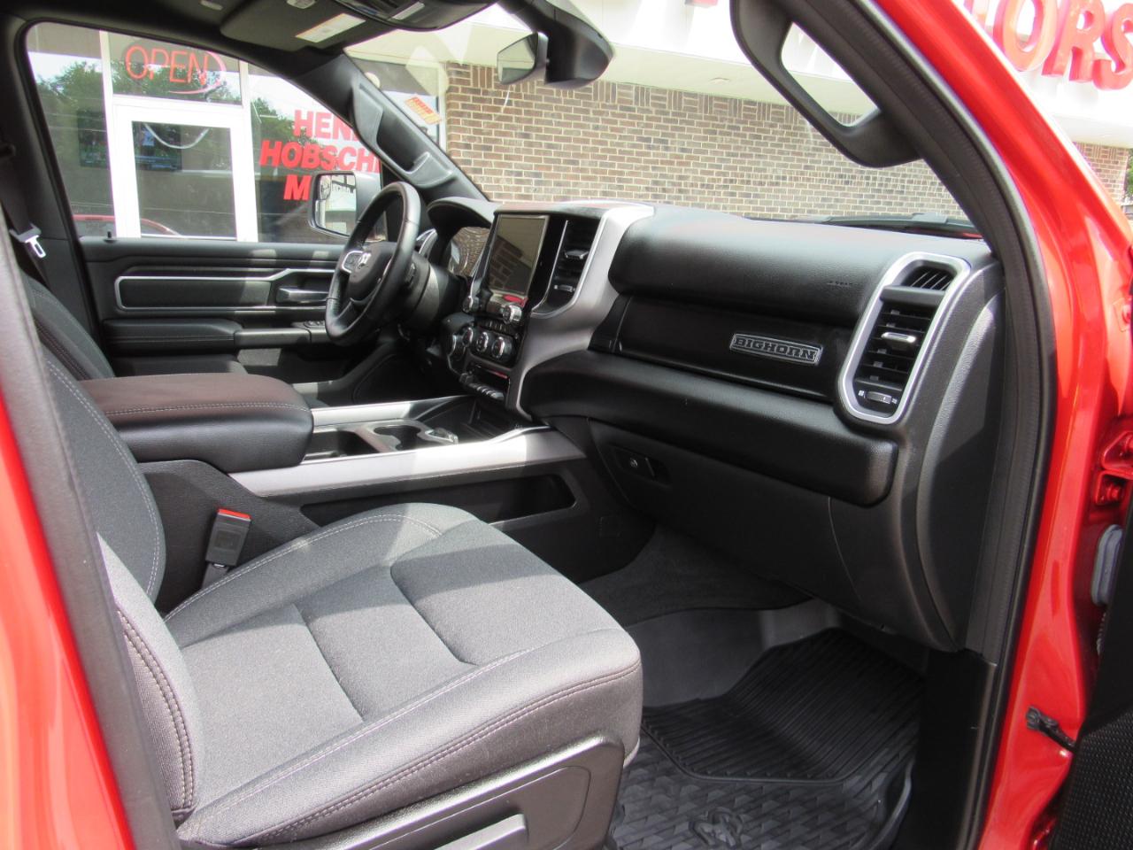RAM 1500 Big Horn Crew Cab 4WD 2022