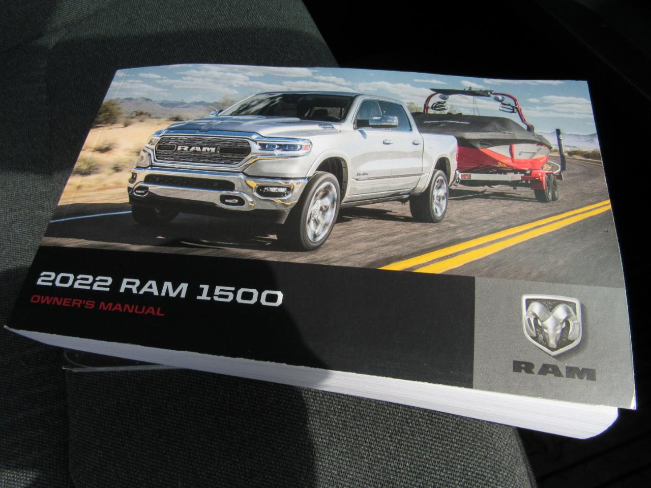 RAM 1500 Big Horn Crew Cab 4WD 2022