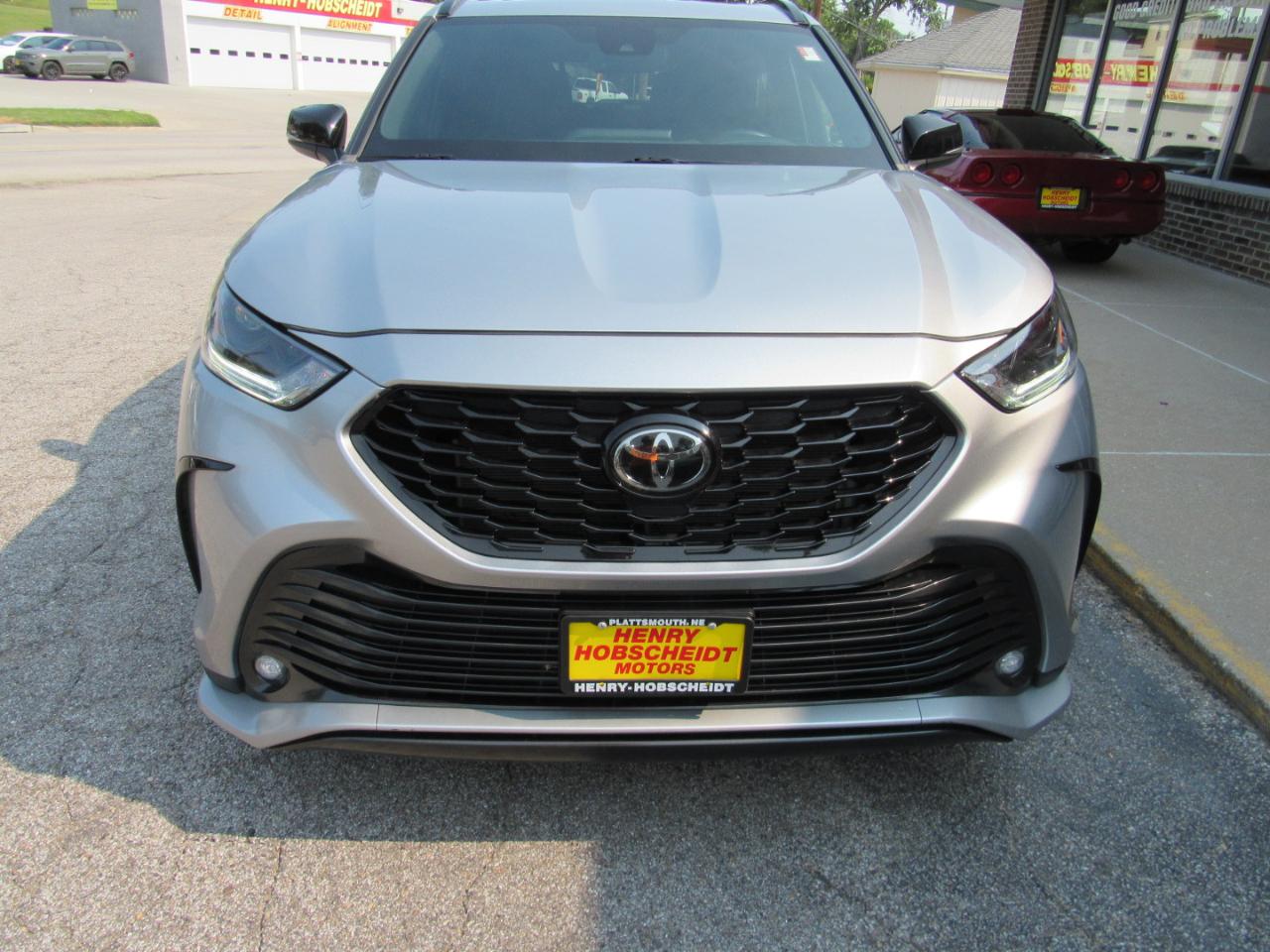 Toyota Highlander LE FWD (Natl) 2024