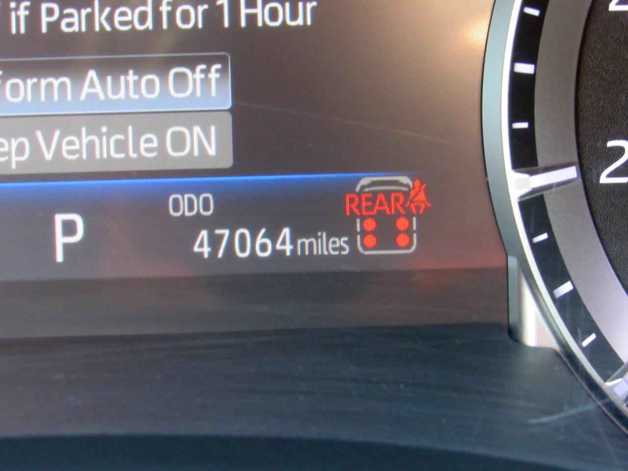 Toyota Highlander LE FWD (Natl) 2024