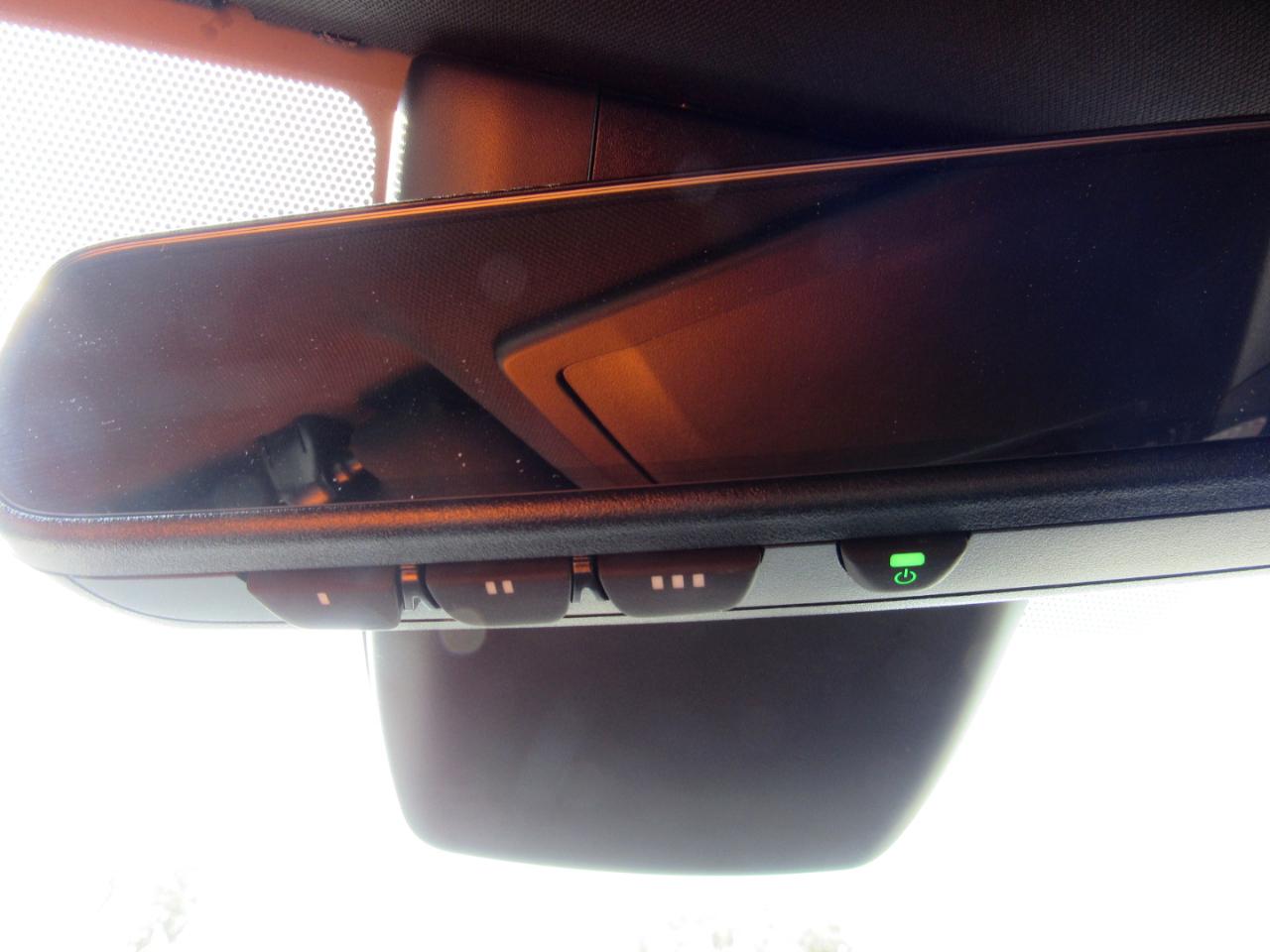 Toyota Highlander LE FWD (Natl) 2024