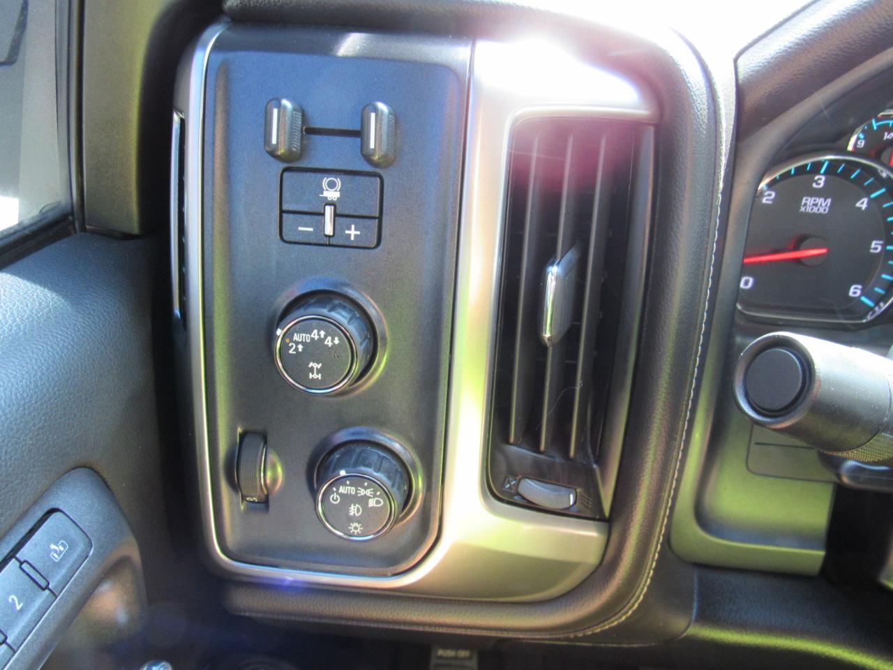 Chevrolet Silverado 1500 LTZ Crew Cab 4WD 2018