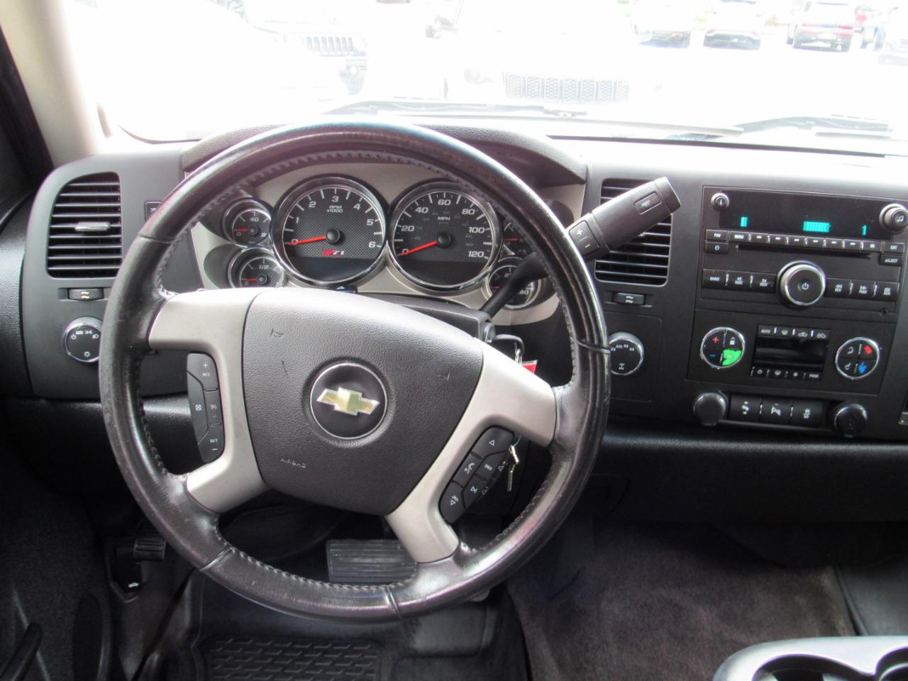 Chevrolet Silverado 1500 LT Crew Cab 4WD 2013