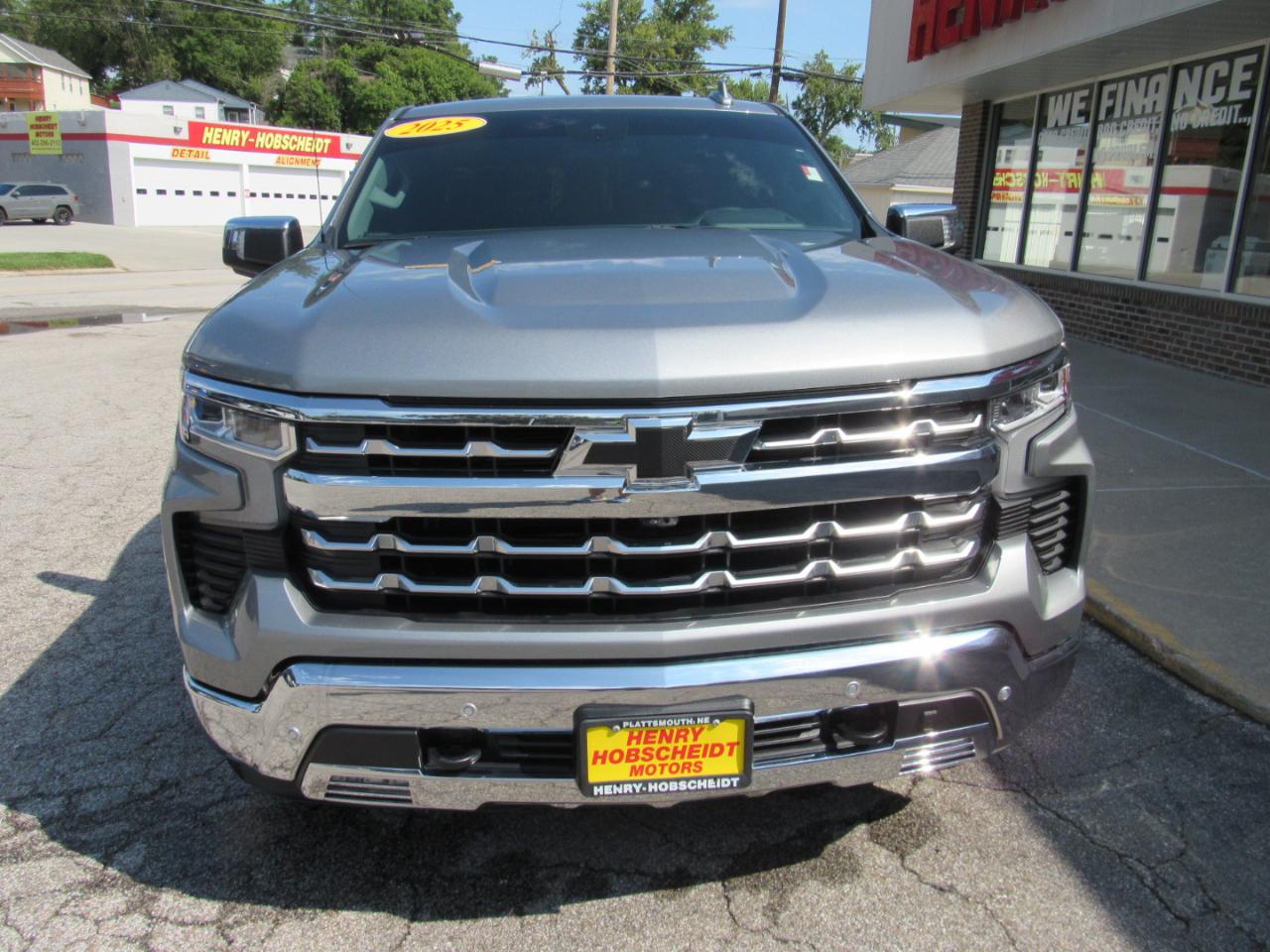 Chevrolet Silverado 1500 LTZ Crew Cab 4WD 2025