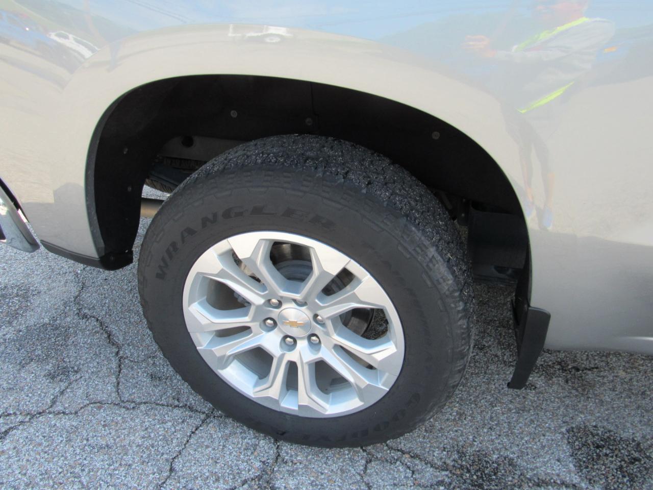Chevrolet Silverado 1500 LTZ Crew Cab 4WD 2025