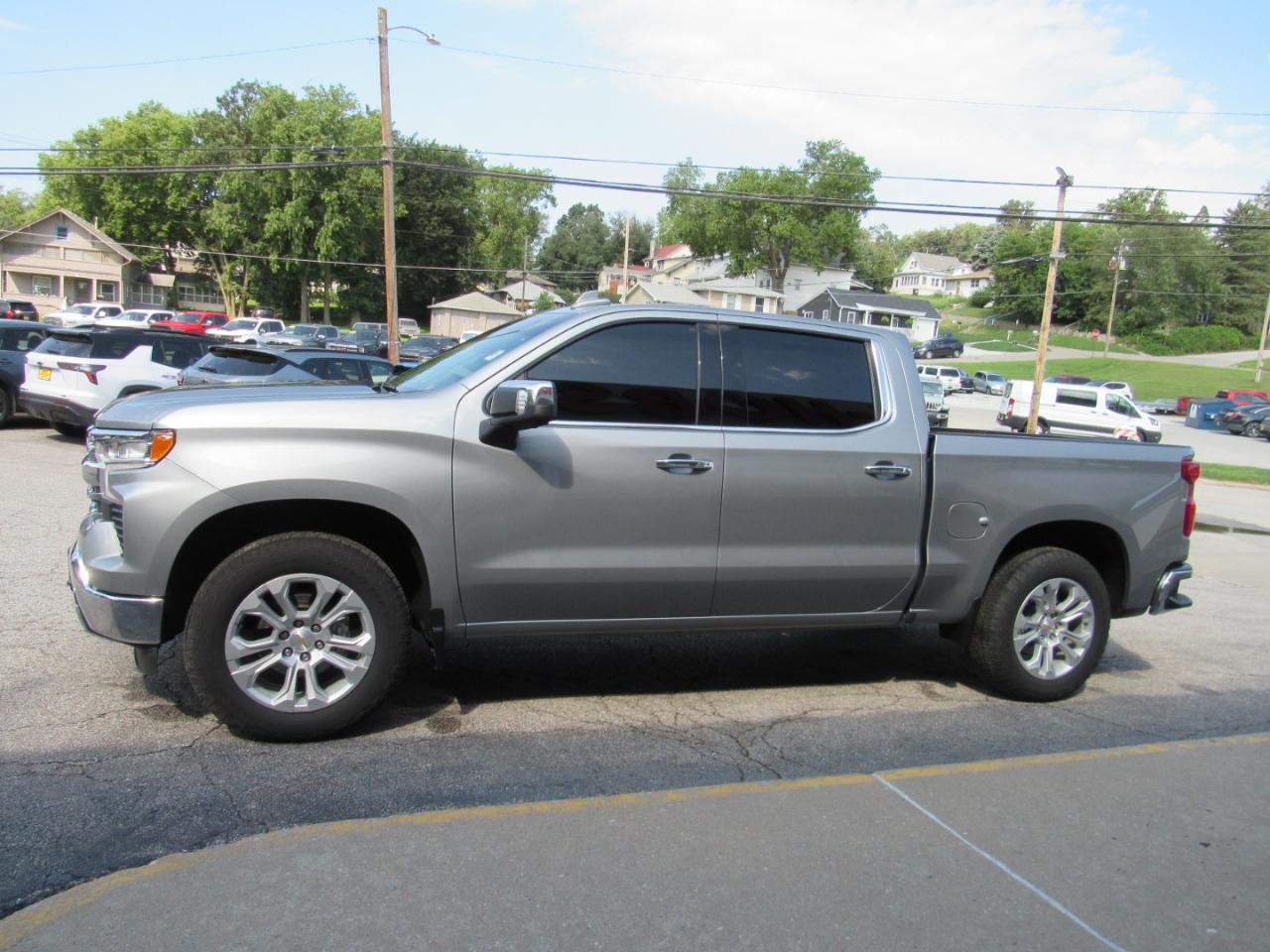 Chevrolet Silverado 1500 LTZ Crew Cab 4WD 2025