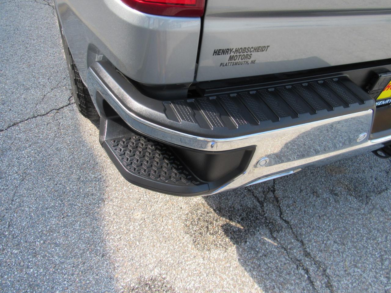 Chevrolet Silverado 1500 LTZ Crew Cab 4WD 2025