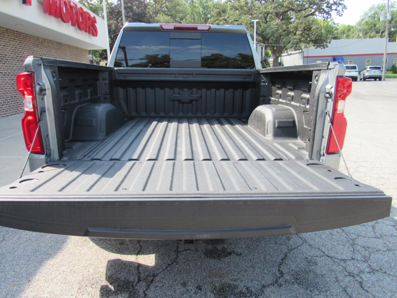 Chevrolet Silverado 1500 LTZ Crew Cab 4WD 2025