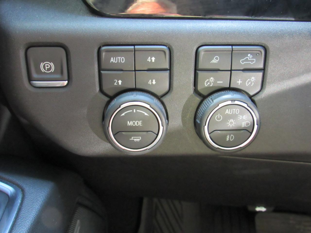 Chevrolet Silverado 1500 LTZ Crew Cab 4WD 2025