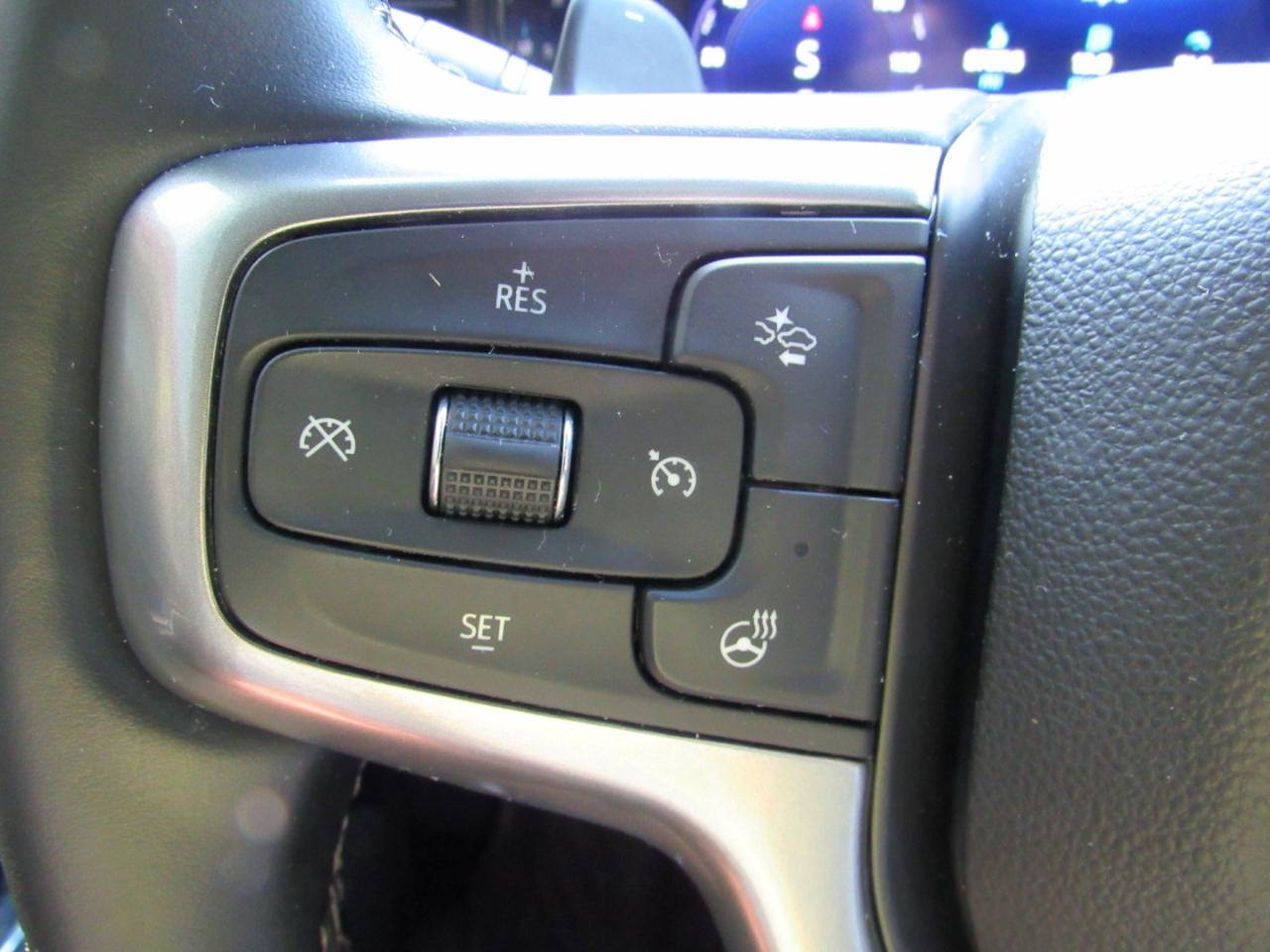 Chevrolet Silverado 1500 LTZ Crew Cab 4WD 2025