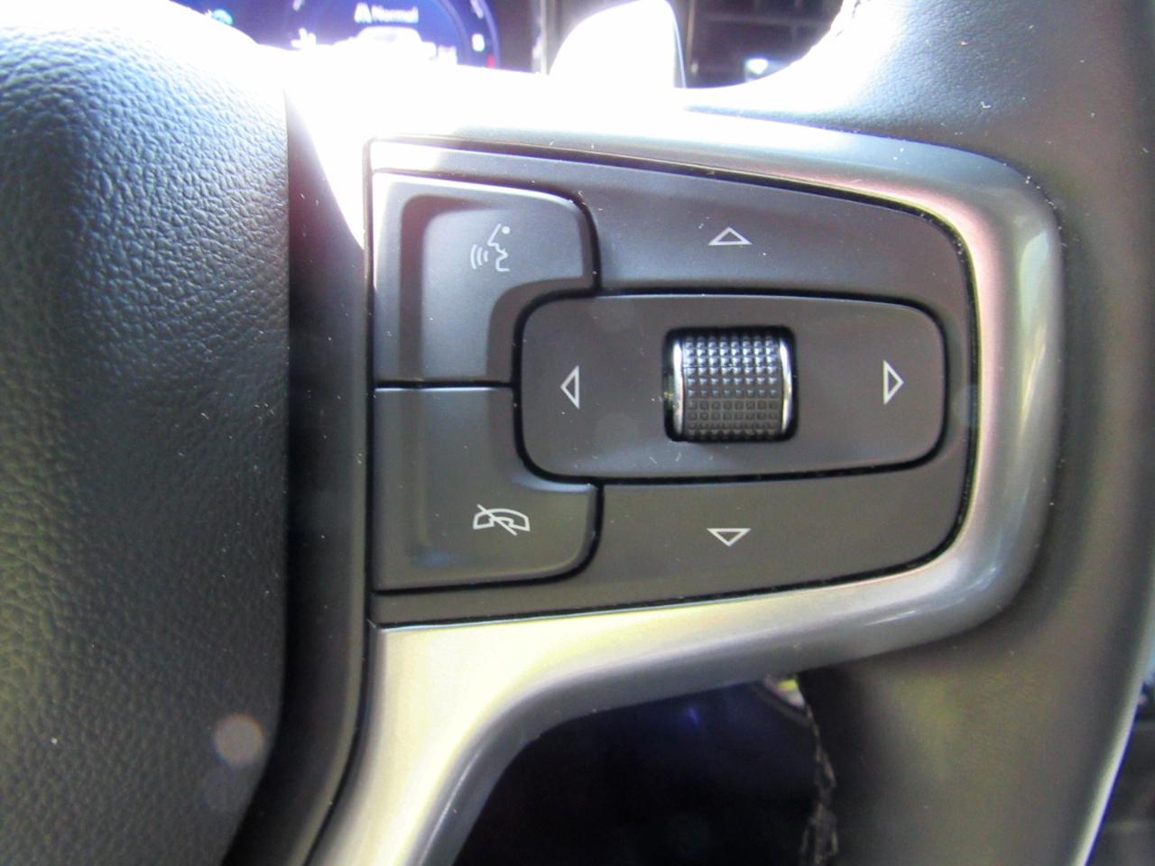 Chevrolet Silverado 1500 LTZ Crew Cab 4WD 2025