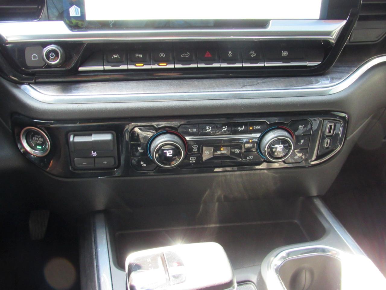 Chevrolet Silverado 1500 LTZ Crew Cab 4WD 2025