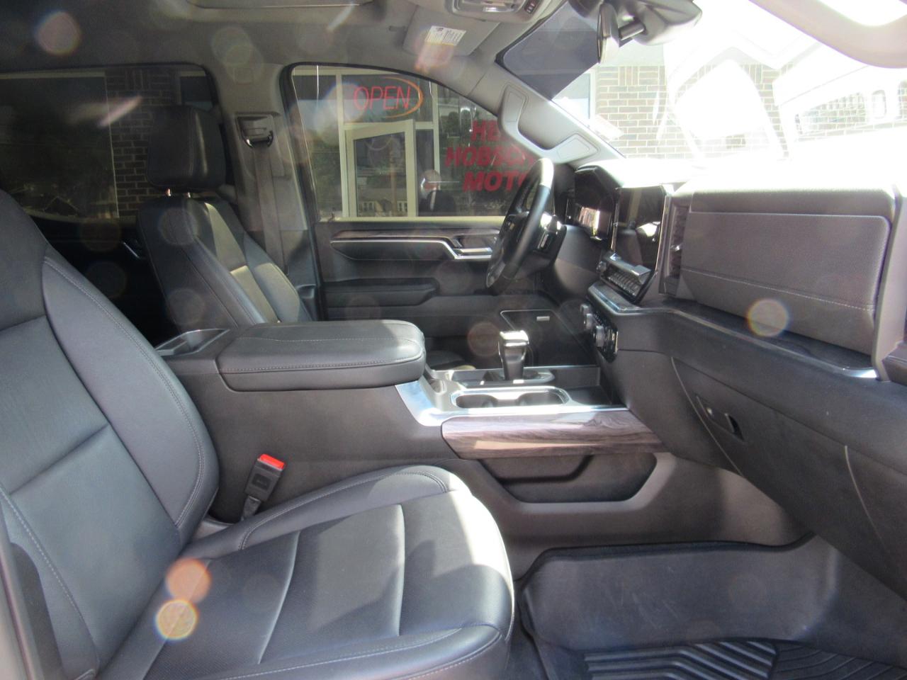 Chevrolet Silverado 1500 LTZ Crew Cab 4WD 2025