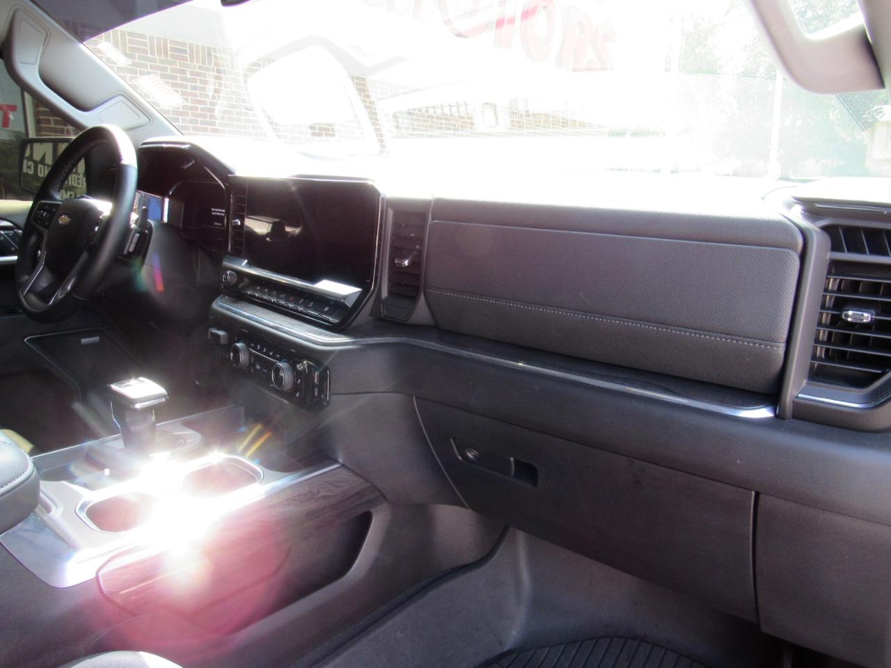 Chevrolet Silverado 1500 LTZ Crew Cab 4WD 2025