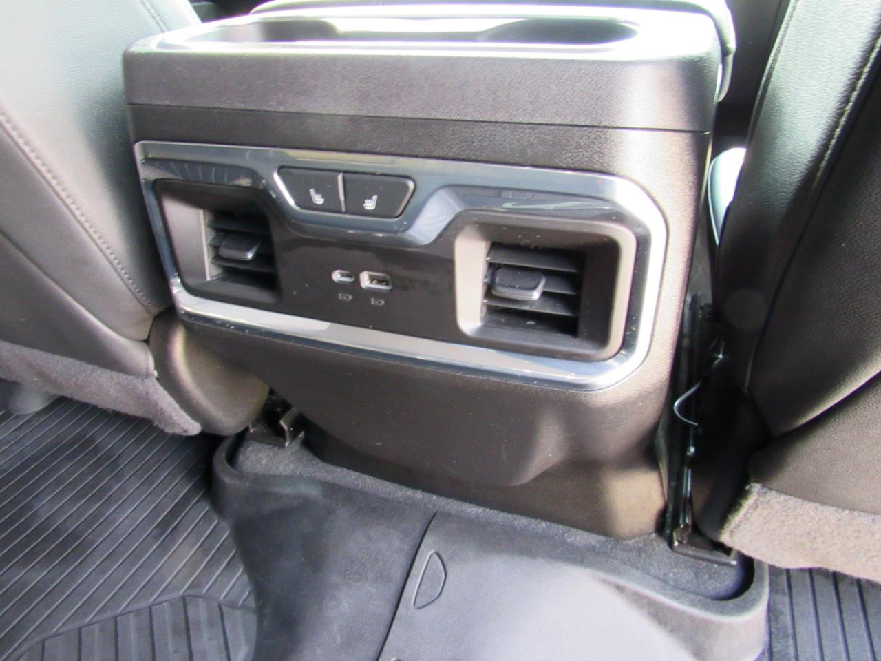 Chevrolet Silverado 1500 LTZ Crew Cab 4WD 2025