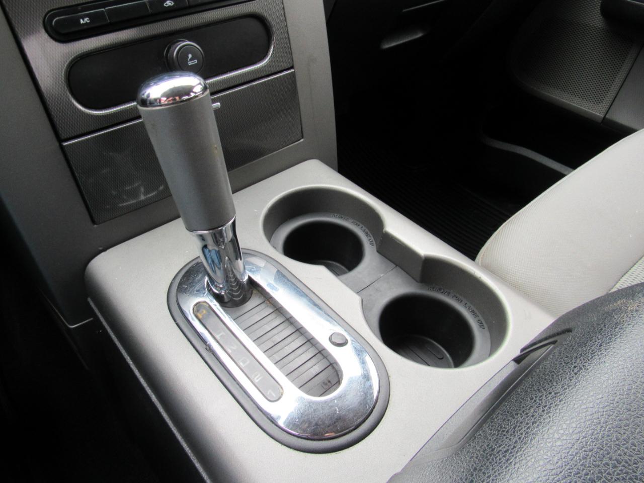 Ford F-150 XLT SuperCrew 4WD 2005