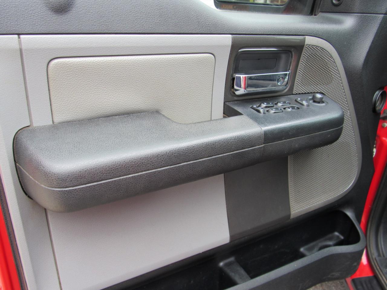 Ford F-150 XLT SuperCrew 4WD 2005