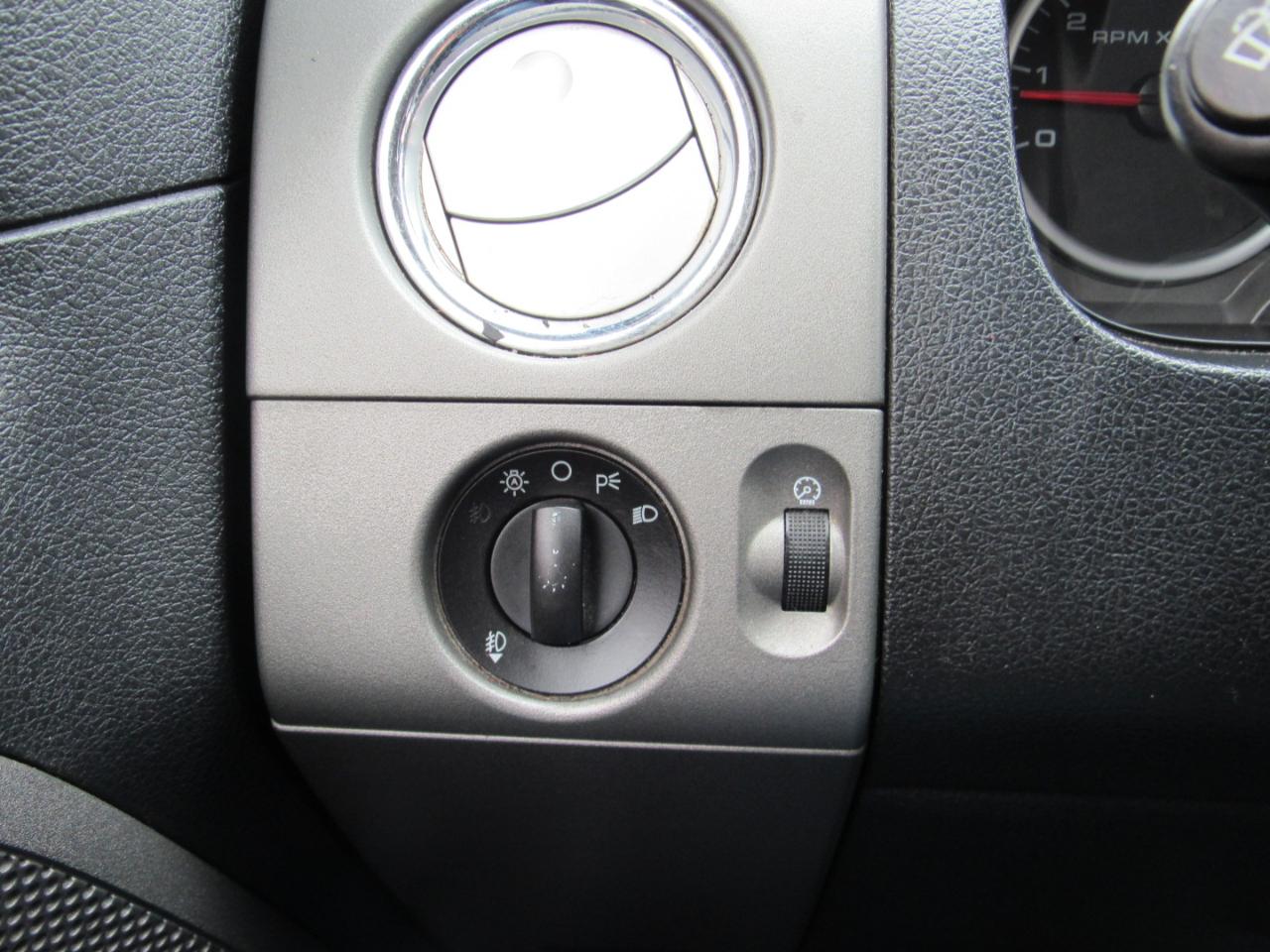 Ford F-150 XLT SuperCrew 4WD 2005