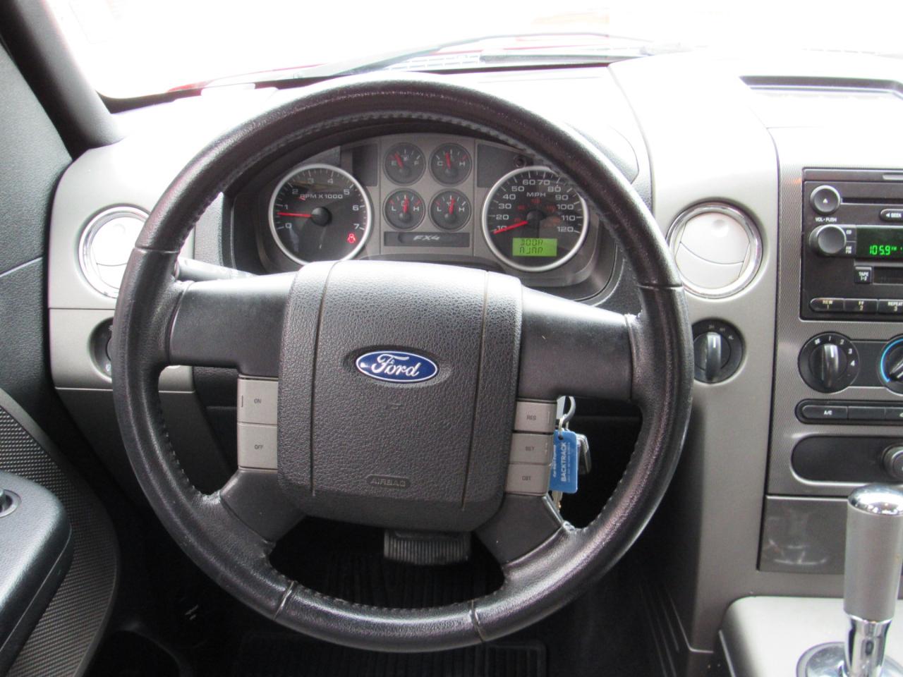 Ford F-150 XLT SuperCrew 4WD 2005