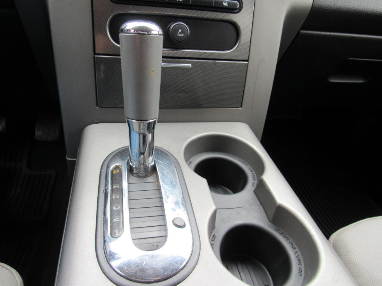 Ford F-150 XLT SuperCrew 4WD 2005