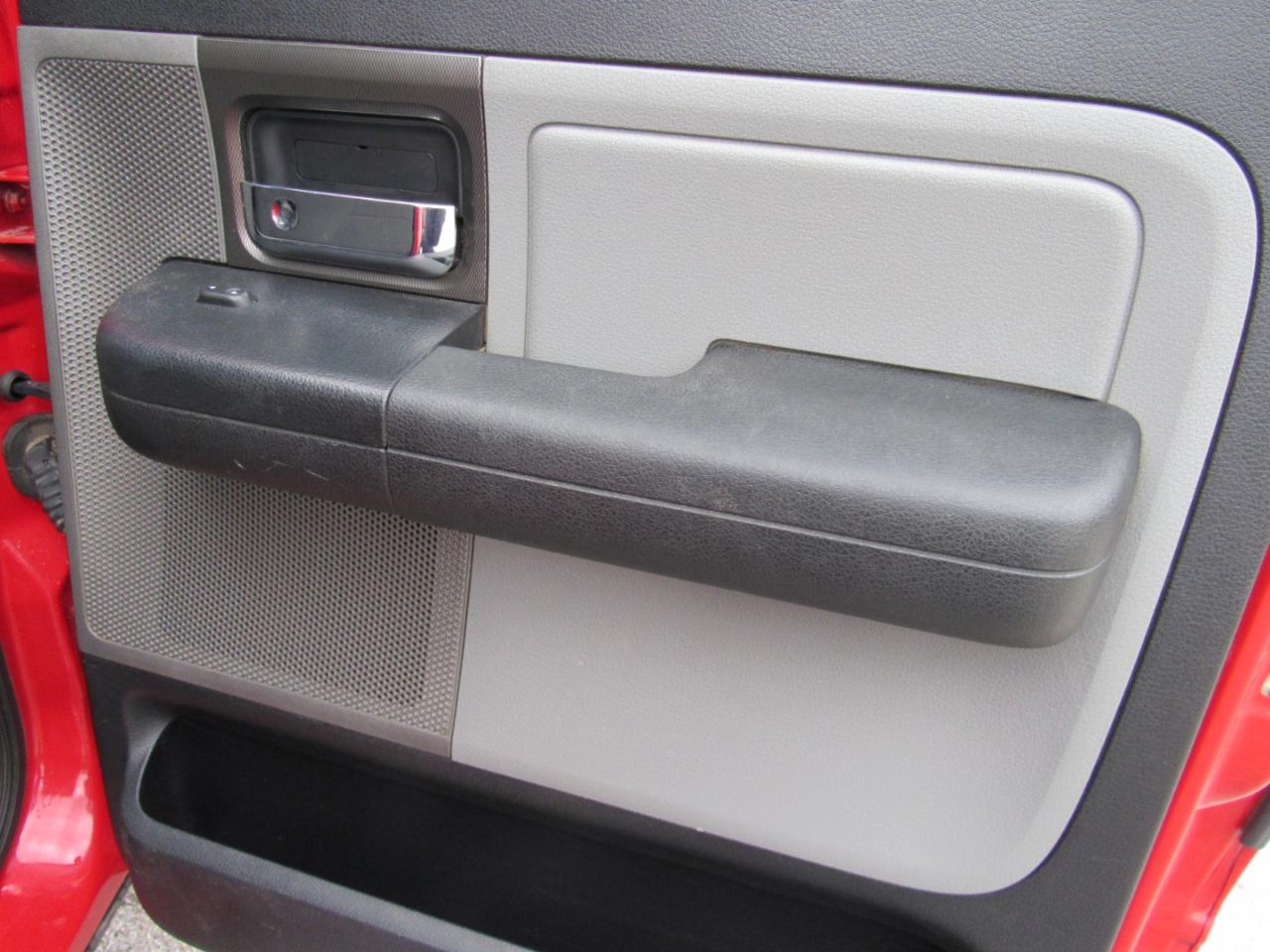 Ford F-150 XLT SuperCrew 4WD 2005