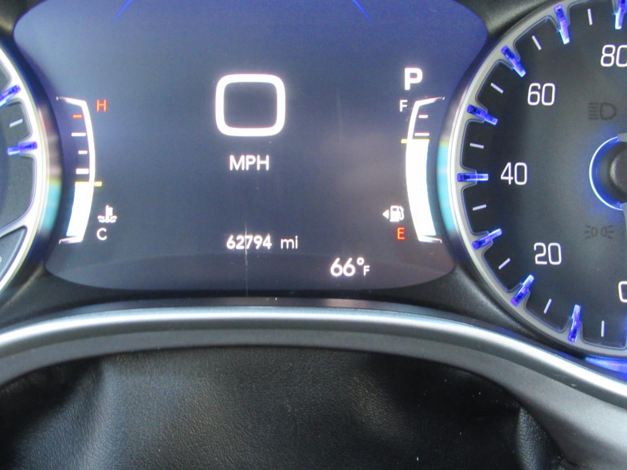Chrysler Pacifica Touring L FWD 2023