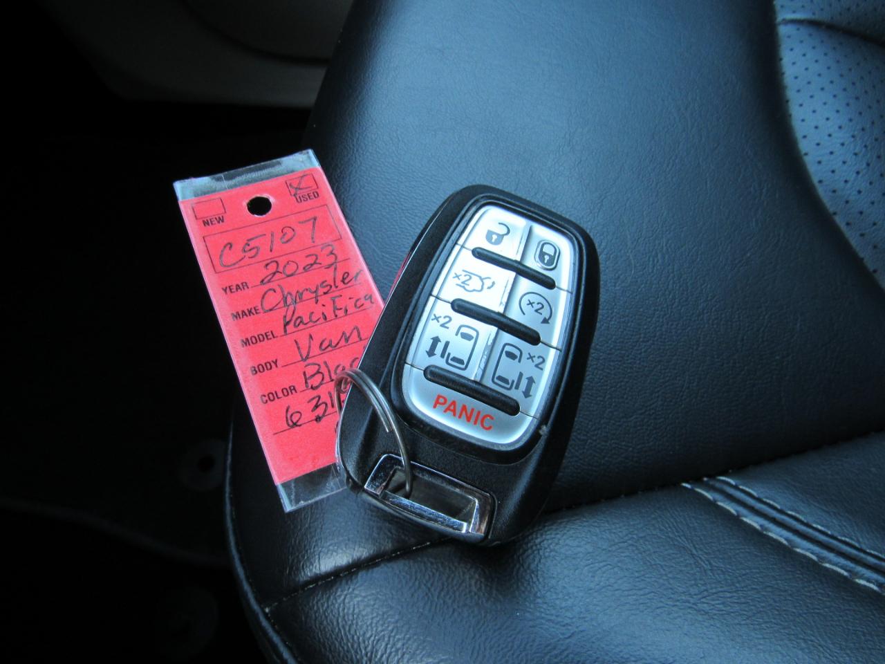 Chrysler Pacifica Touring L FWD 2023