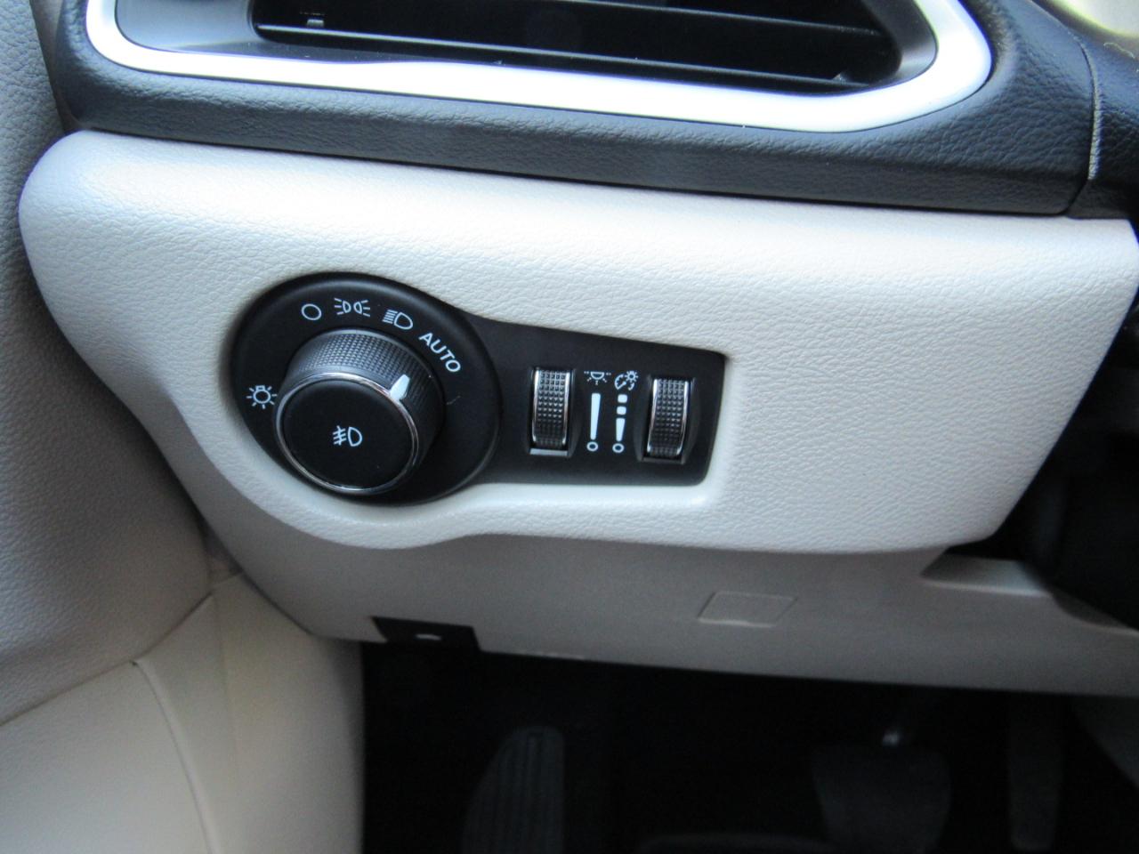 Chrysler Pacifica Touring L FWD 2023