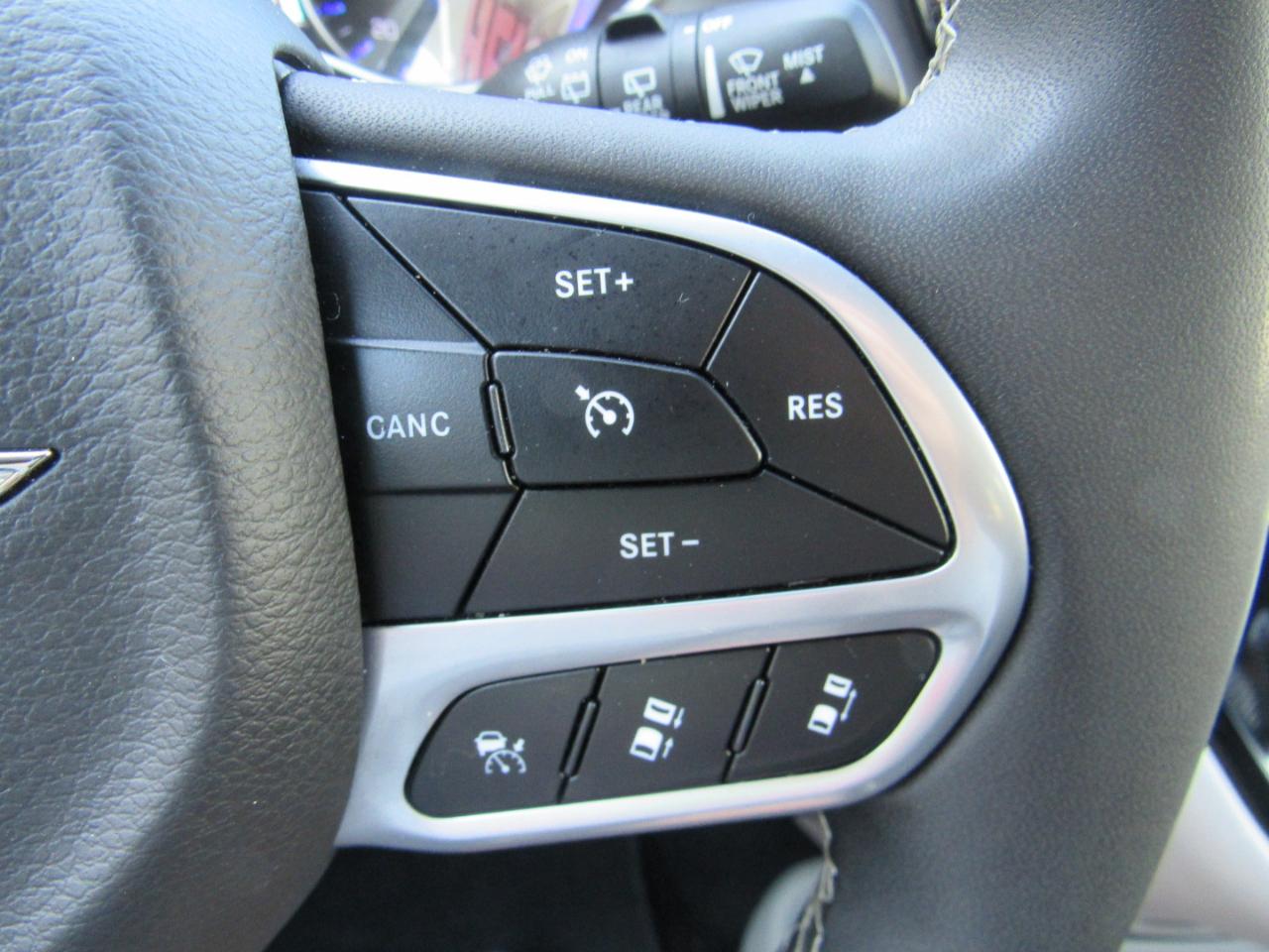 Chrysler Pacifica Touring L FWD 2023