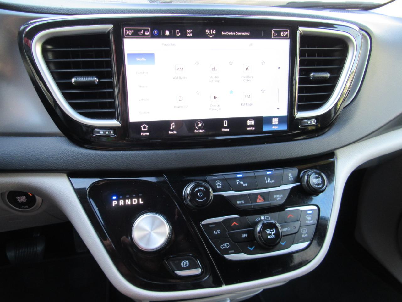 Chrysler Pacifica Touring L FWD 2023
