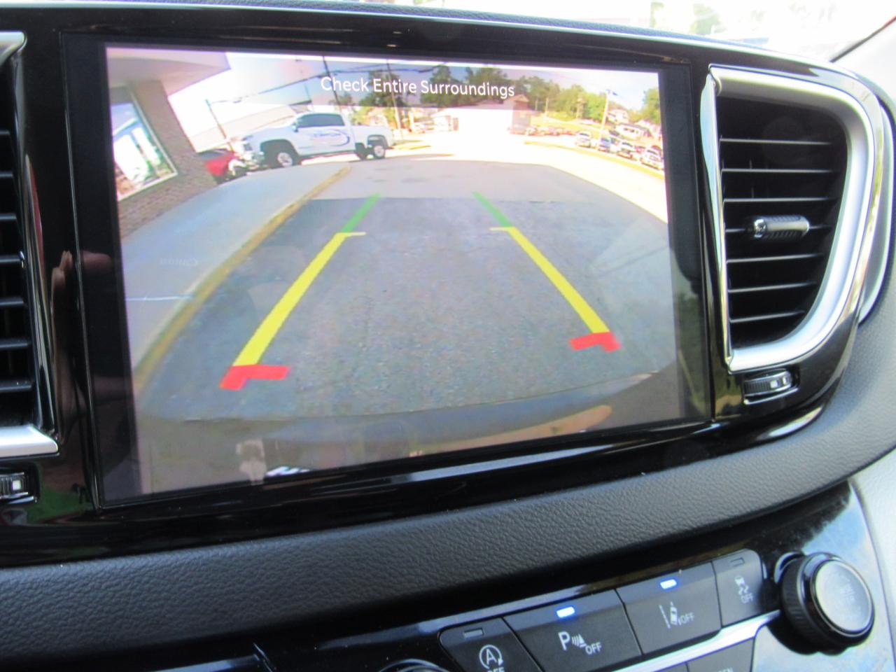 Chrysler Pacifica Touring L FWD 2023
