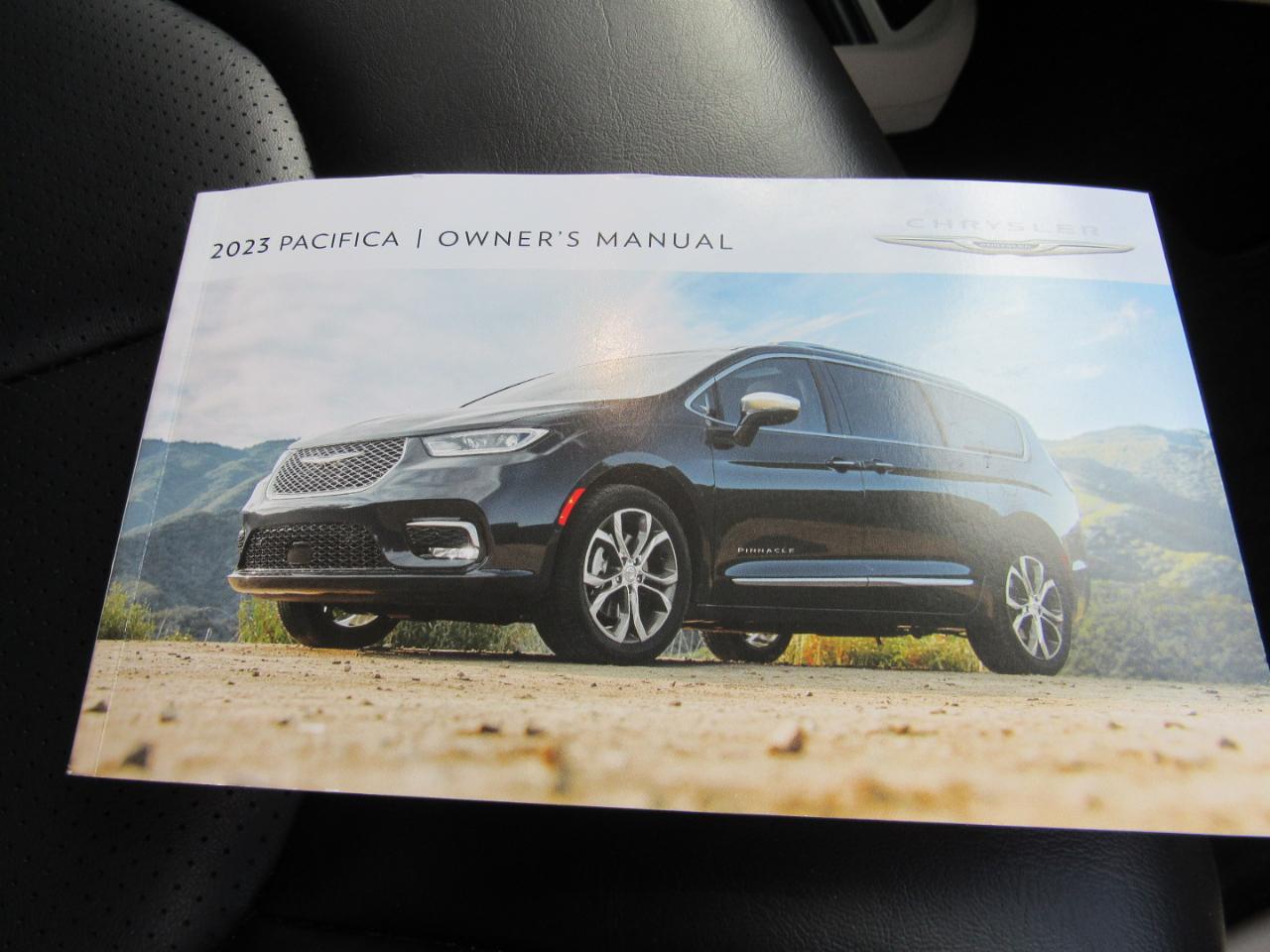 Chrysler Pacifica Touring L FWD 2023