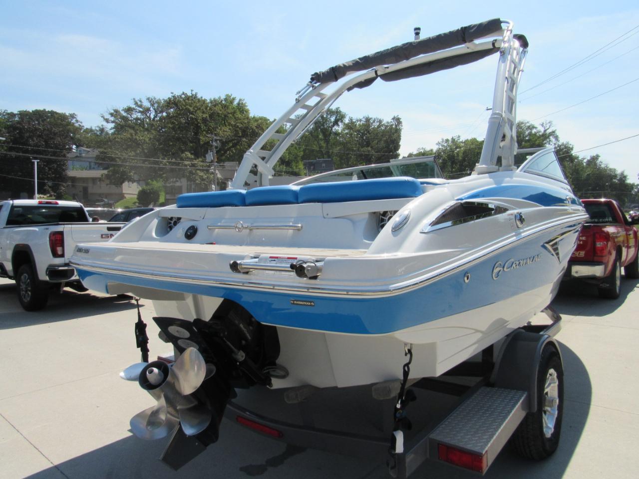 Crownline Bowrider  2024