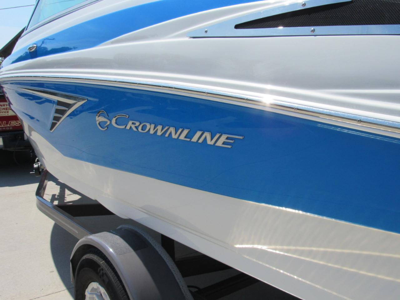 Crownline Bowrider  2024