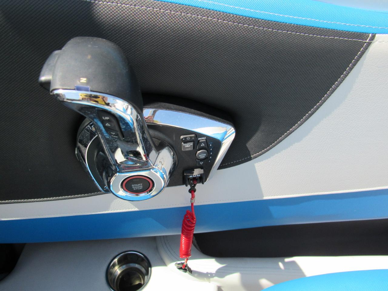 Crownline Bowrider  2024