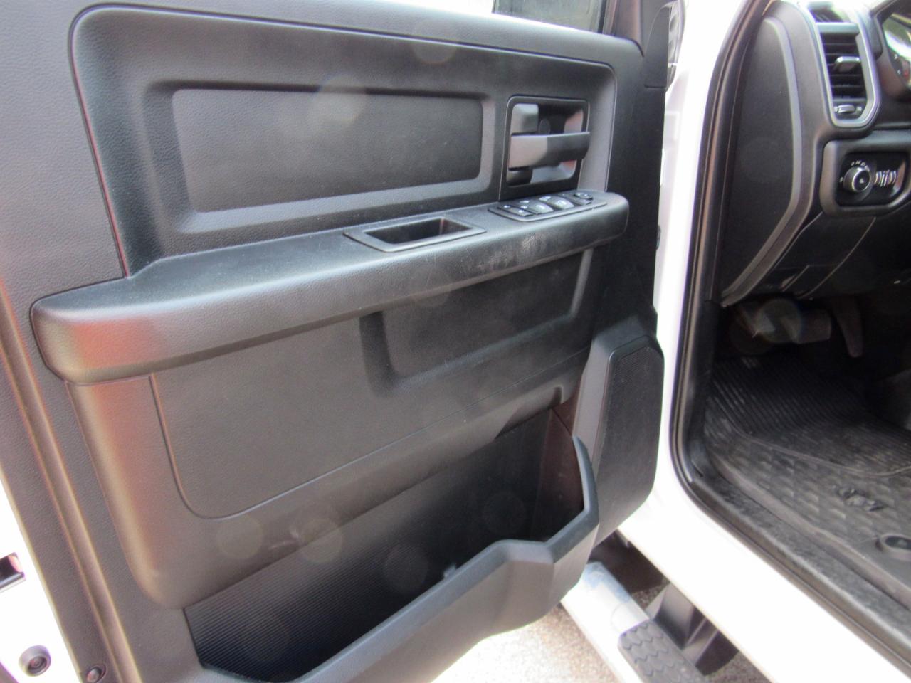 RAM 3500 Tradesman Crew Cab 4WD 2020