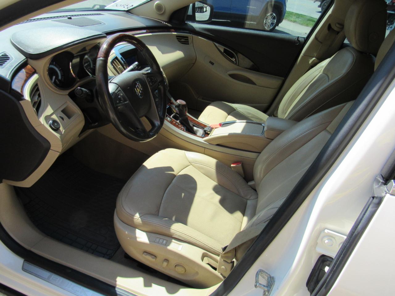 Buick LaCrosse  2011