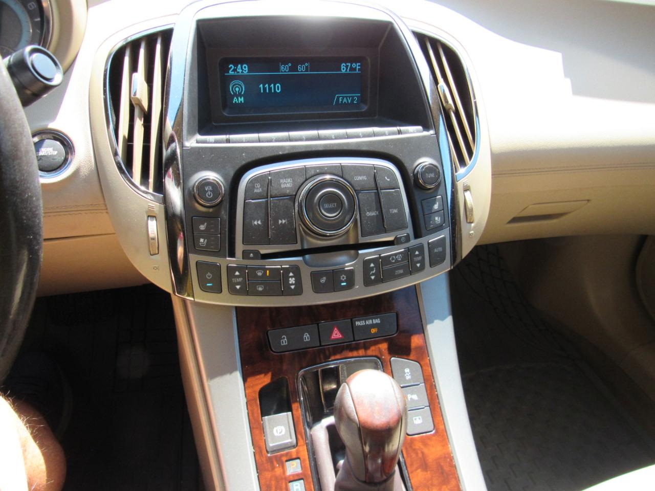 Buick LaCrosse  2011