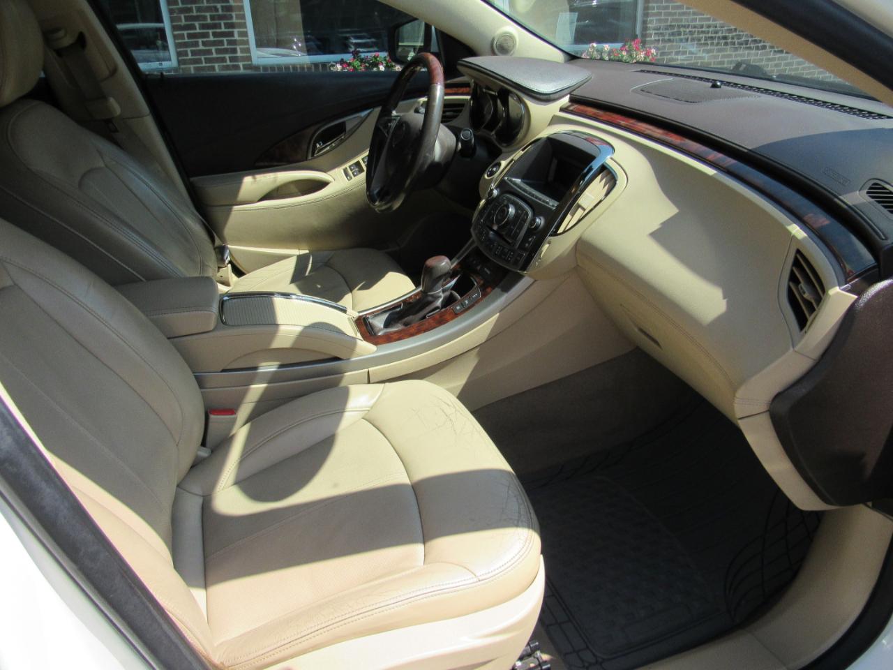 Buick LaCrosse  2011